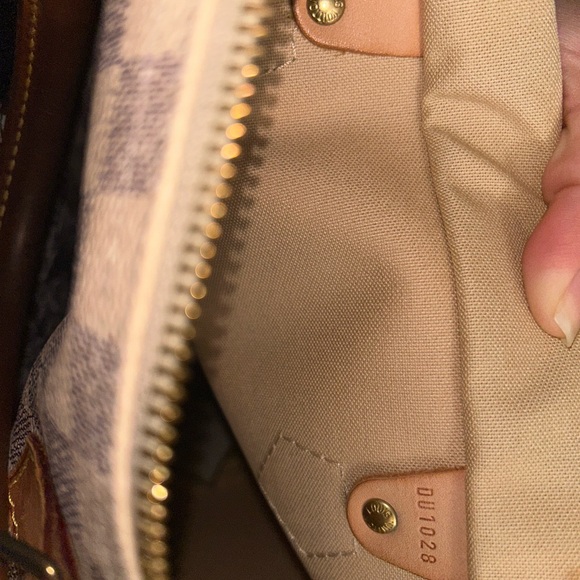 AUTHENTIC Louis Vuitton Speedy with FREE COA! - Picture 7 of 16